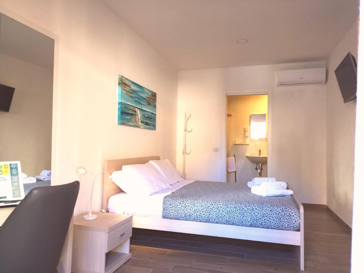 Academy Hotel Fiumicino Kültér fotó