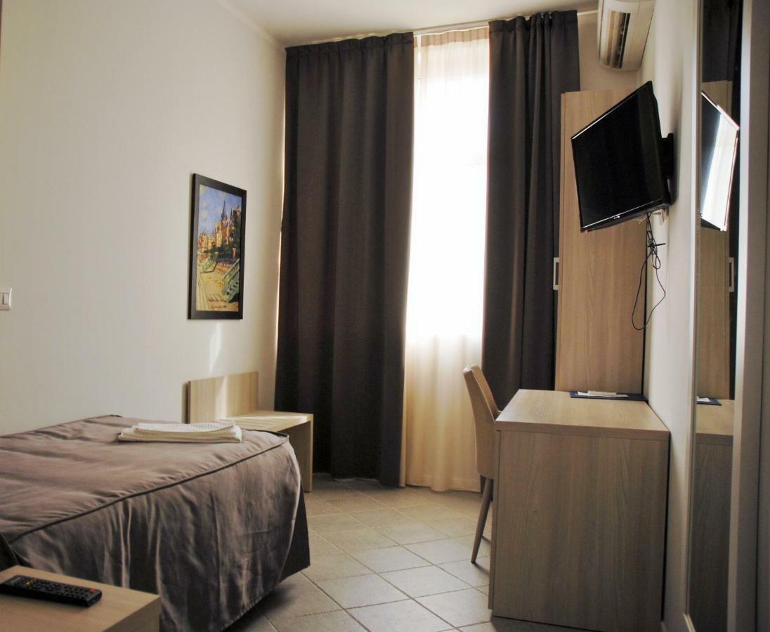 Academy Hotel Fiumicino Kültér fotó