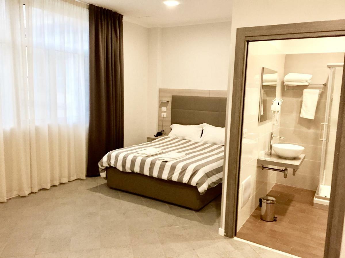 Academy Hotel Fiumicino Kültér fotó